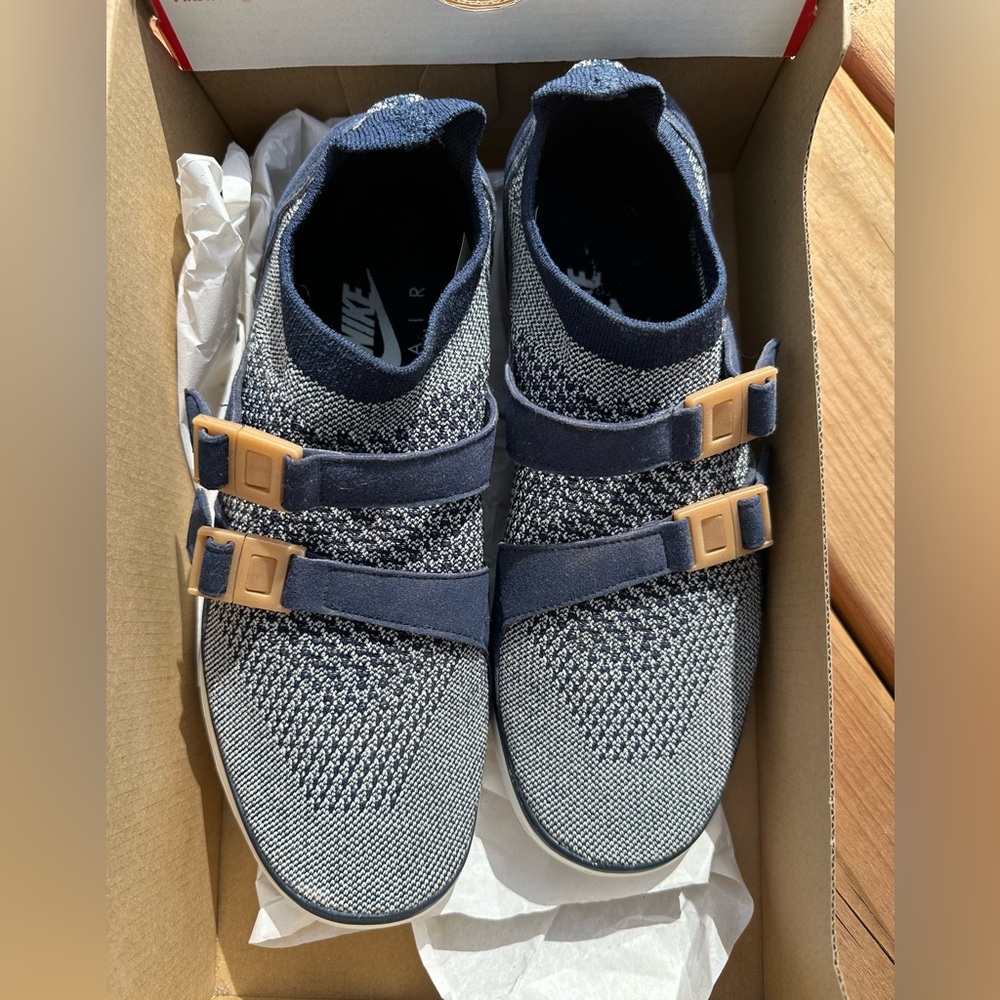 Nike Air Sockracer Flyknit Sneakers Size 8